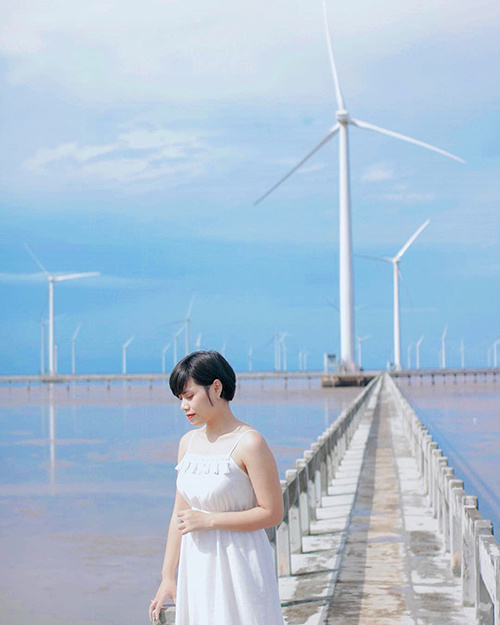 Cánh[-]đồng[-]quạt[-]gió[-]như[-]ở[-]trời[-]Âu[-]ngay[-]gần[-]Sài[-]Gòn